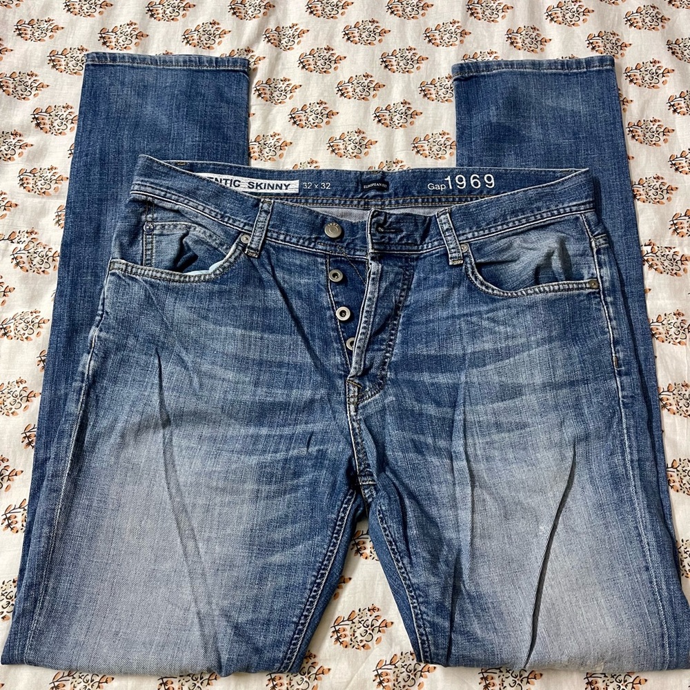 Gap faded men’s jeans (34 waist) - Picture 1 of 3